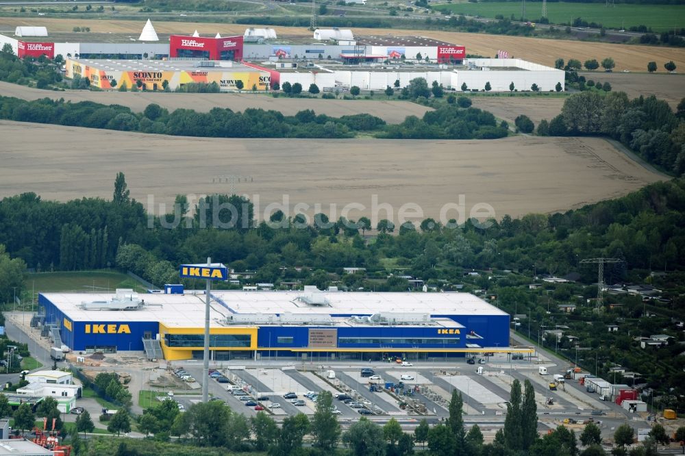 Magdeburg aus der Vogelperspektive: Gebäude des Einrichtungshaus - Möbelmarkt der IKEA Magdeburg an der Ebendorfer Chaussee im Ortsteil Kannenstieg in Magdeburg im Bundesland Sachsen-Anhalt, Deutschland