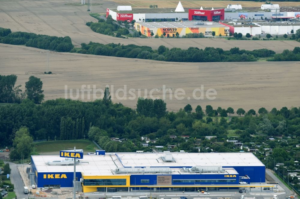 Magdeburg aus der Vogelperspektive: Gebäude des Einrichtungshaus - Möbelmarkt der IKEA Magdeburg an der Ebendorfer Chaussee im Ortsteil Kannenstieg in Magdeburg im Bundesland Sachsen-Anhalt, Deutschland