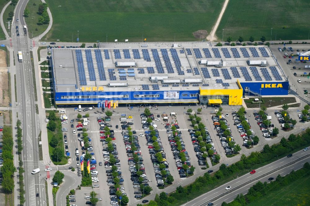 Augsburg von oben - Gebäude des Einrichtungshaus - Möbelmarkt der IKEA Möbel & Einrichtungshaus in Augsburg im Bundesland Bayern, Deutschland