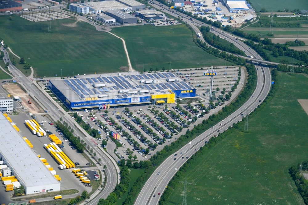 Luftbild Augsburg - Gebäude des Einrichtungshaus - Möbelmarkt der IKEA Möbel & Einrichtungshaus in Augsburg im Bundesland Bayern, Deutschland