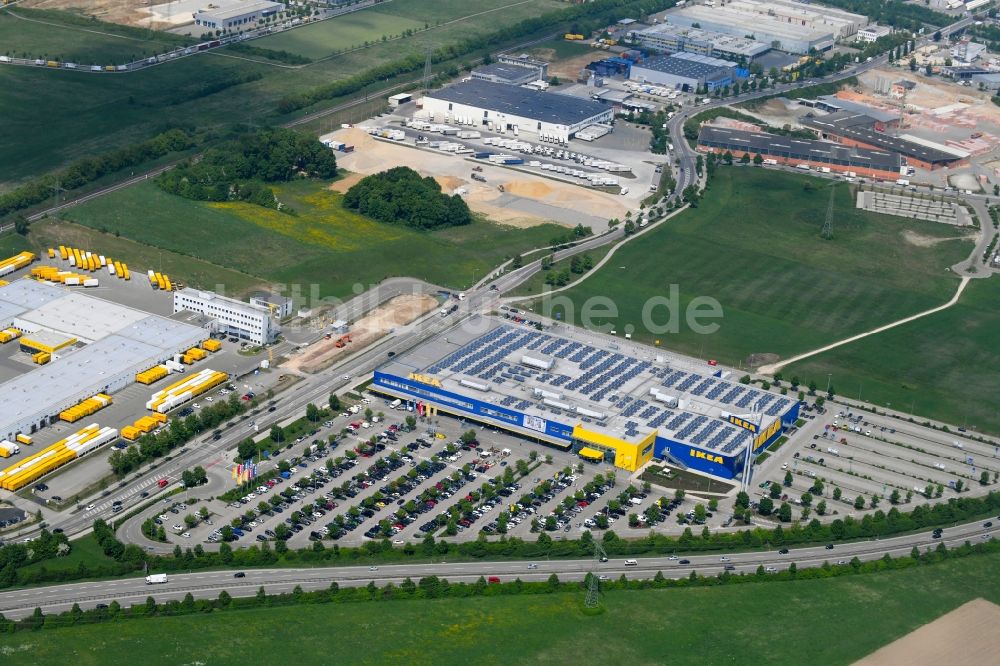 Augsburg von oben - Gebäude des Einrichtungshaus - Möbelmarkt der IKEA Möbel & Einrichtungshaus in Augsburg im Bundesland Bayern, Deutschland