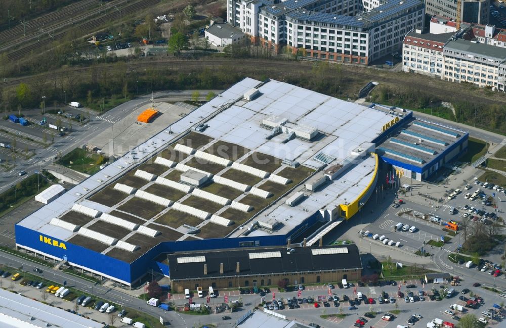 Berlin von oben - Gebäude des Einrichtungshaus - Möbelmarkt der IKEA Möbel & Einrichtungshaus Berlin-Tempelhof in Berlin, Deutschland