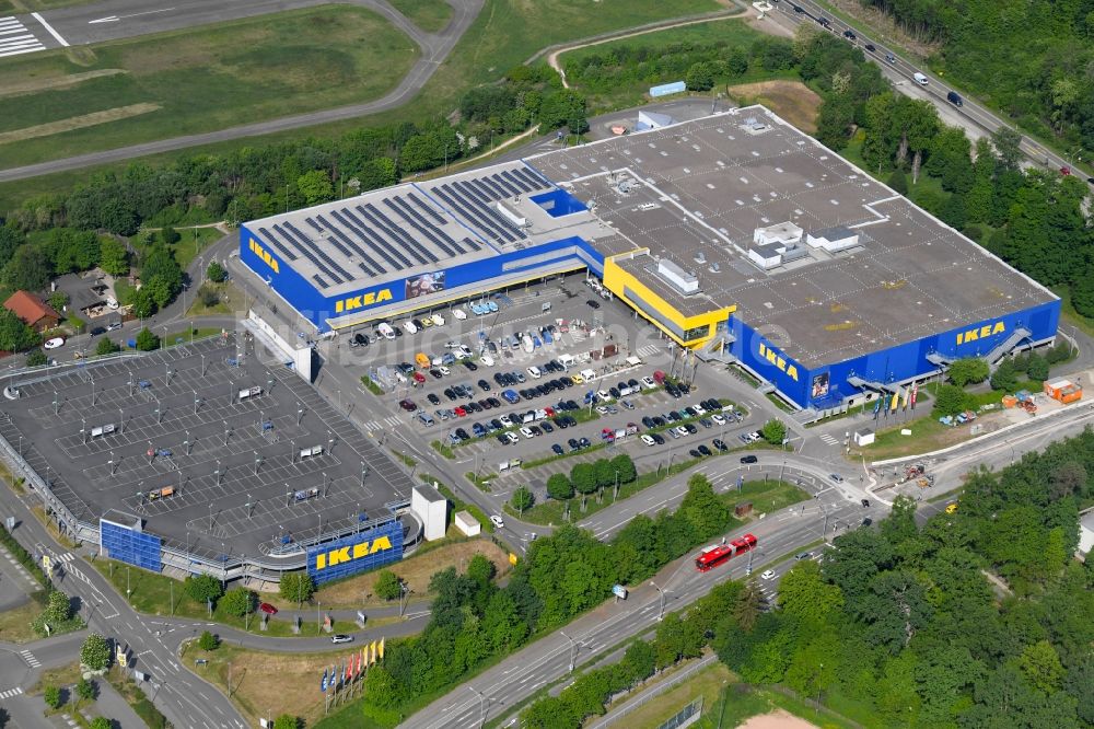 Luftaufnahme Freiburg im Breisgau - Gebäude des Einrichtungshaus - Möbelmarkt der IKEA Möbel & Einrichtungshaus Freiburg im Bundesland Baden-Württemberg, Deutschland