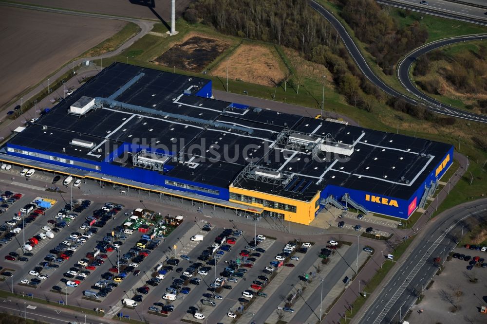 Luftaufnahme Günthersdorf - Gebäude des Einrichtungshaus - Möbelmarkt der IKEA Möbel & Einrichtungshaus Nordpark in Günthersdorf im Bundesland Sachsen-Anhalt