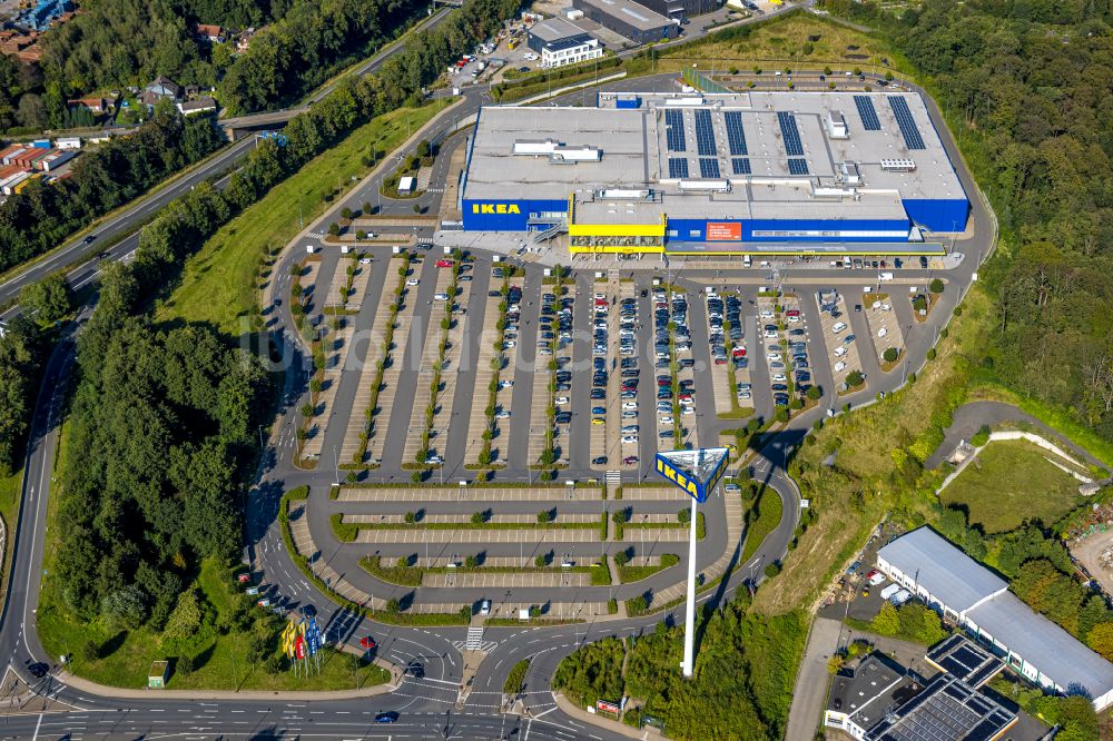 Wuppertal von oben - Gebäude des Einrichtungshaus - Möbelmarkt der IKEA Möbel & Einrichtungshaus Wuppertal an der Schmiedestraße im Ortsteil Oberbarmen in Wuppertal im Bundesland Nordrhein-Westfalen - NRW, Deutschland