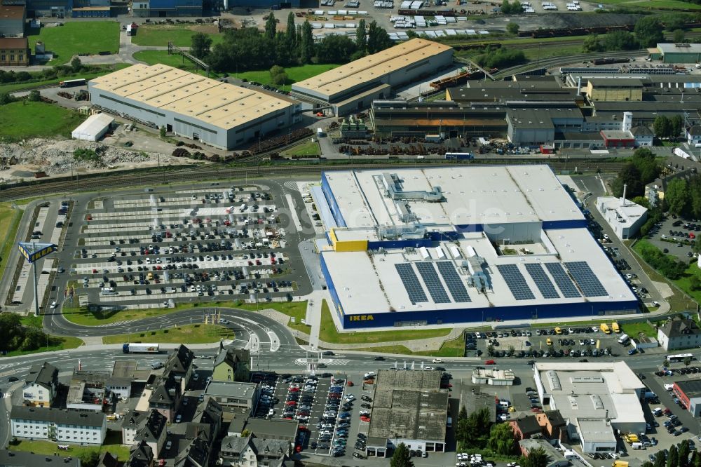 Wetzlar von oben - Gebäude des Einrichtungshaus - Möbelmarkt der IKEA Wetzlar an der Hermannsteiner Straße in Wetzlar im Bundesland Hessen, Deutschland