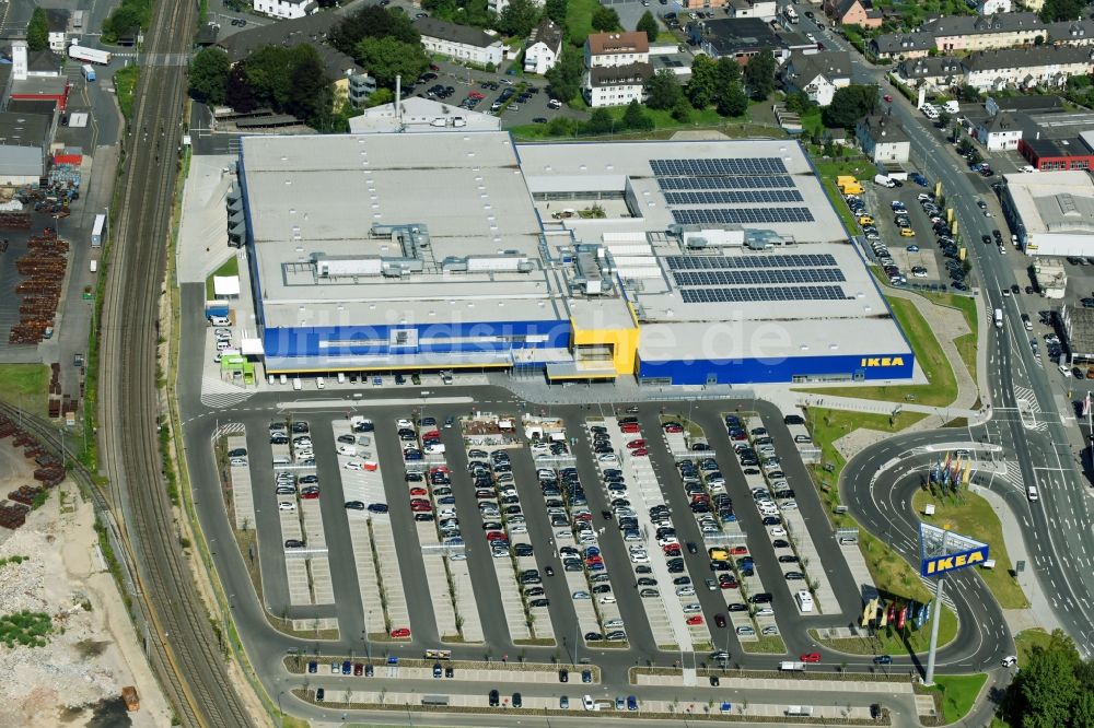 Wetzlar von oben - Gebäude des Einrichtungshaus - Möbelmarkt der IKEA Wetzlar an der Hermannsteiner Straße in Wetzlar im Bundesland Hessen, Deutschland