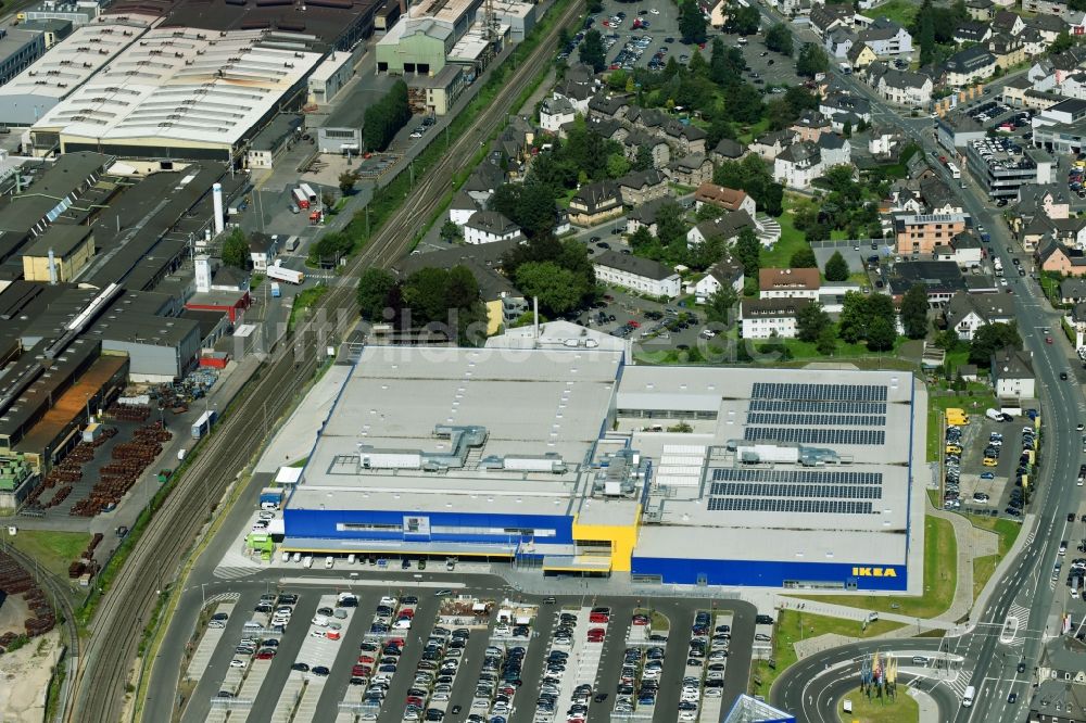 Wetzlar von oben - Gebäude des Einrichtungshaus - Möbelmarkt der IKEA Wetzlar an der Hermannsteiner Straße in Wetzlar im Bundesland Hessen, Deutschland