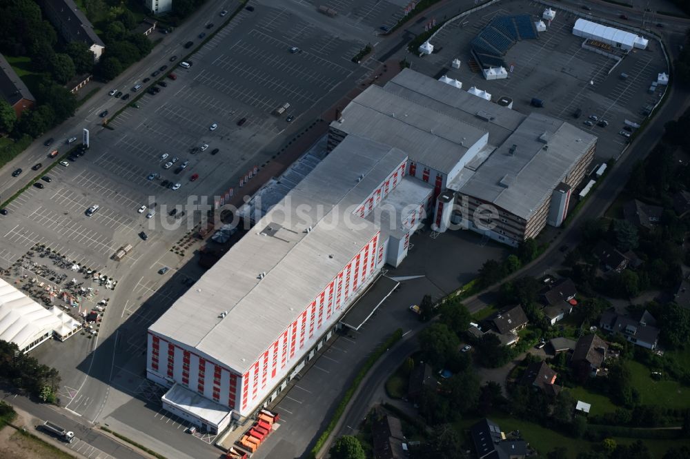 Bad Segeberg von oben - Gebäude des Einrichtungshaus - Möbelmarkt der Möbel Kraft AG an der Ziegelstraße in Bad Segeberg im Bundesland Schleswig-Holstein