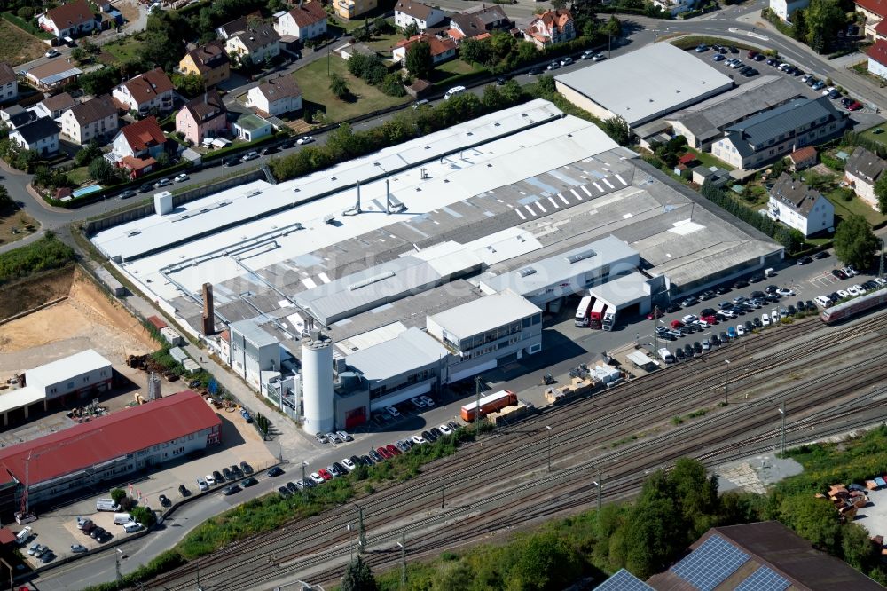 Luftbild Lauda-Königshofen - Gebäude des Einrichtungshaus - Möbelmarkt Peter Ruppel GmbH & Co. KG in der Bahnhofstraße in Lauda-Königshofen im Bundesland Baden-Württemberg, Deutschland