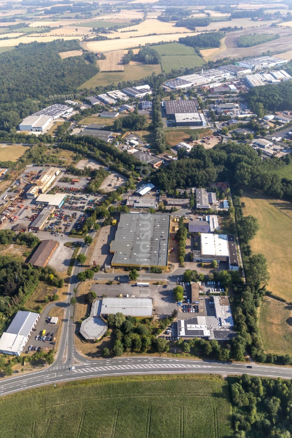 Luftbild Ahlen - Gebäude des Einrichtungshaus - Möbelmarkt der POCO Einrichtungsgesellschaft Ahlen mbH in Ahlen im Bundesland Nordrhein-Westfalen, Deutschland