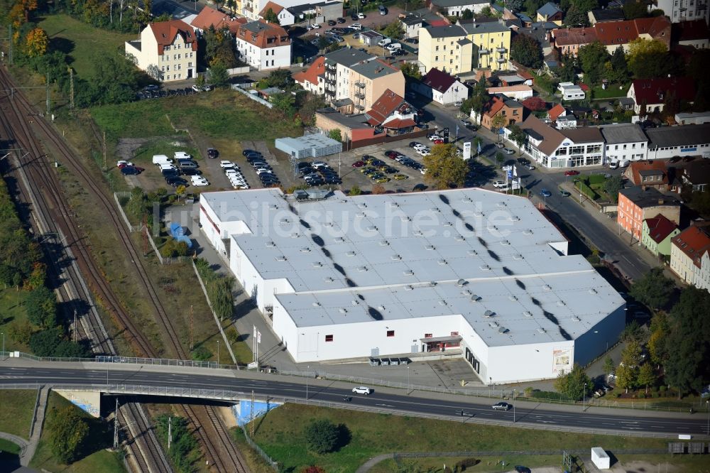 Luftbild Fürstenwalde/Spree - Gebäude des Einrichtungshaus - Möbelmarkt der Wohnwelt Möbel Vertriebsgesellschaft in Fürstenwalde/Spree im Bundesland Brandenburg, Deutschland