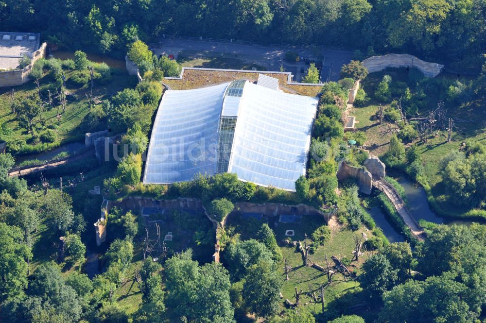 Luftaufnahme Leipzig - Gebäude der einzigartigen Menschenaffenanlage Pongoland im Zoo Leipzig