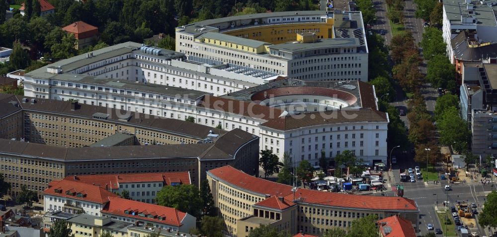 Luftbild Berlin - Gebäude am Fehrbelliner Platz im Stadtteil Wilmersdorf in Berlin