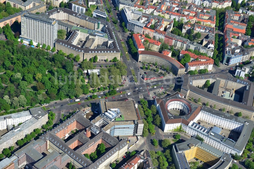 Luftaufnahme Berlin Wilmersdorf - Gebäude am Fehrbelliner Platz im Stadtteil Wilmersdorf in Berlin