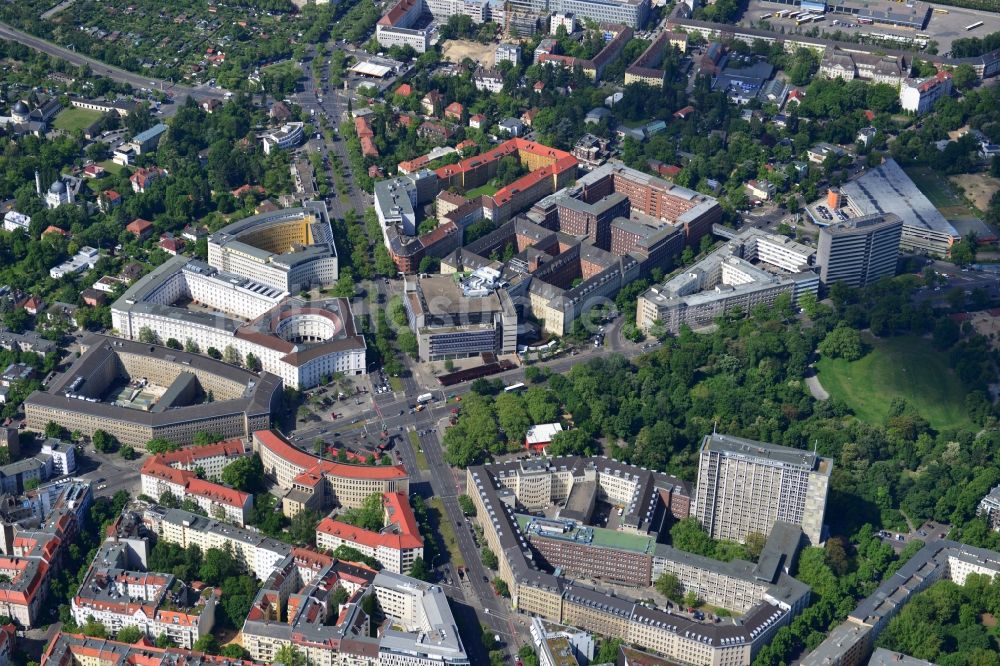 Luftaufnahme Berlin Wilmersdorf - Gebäude am Fehrbelliner Platz im Stadtteil Wilmersdorf in Berlin