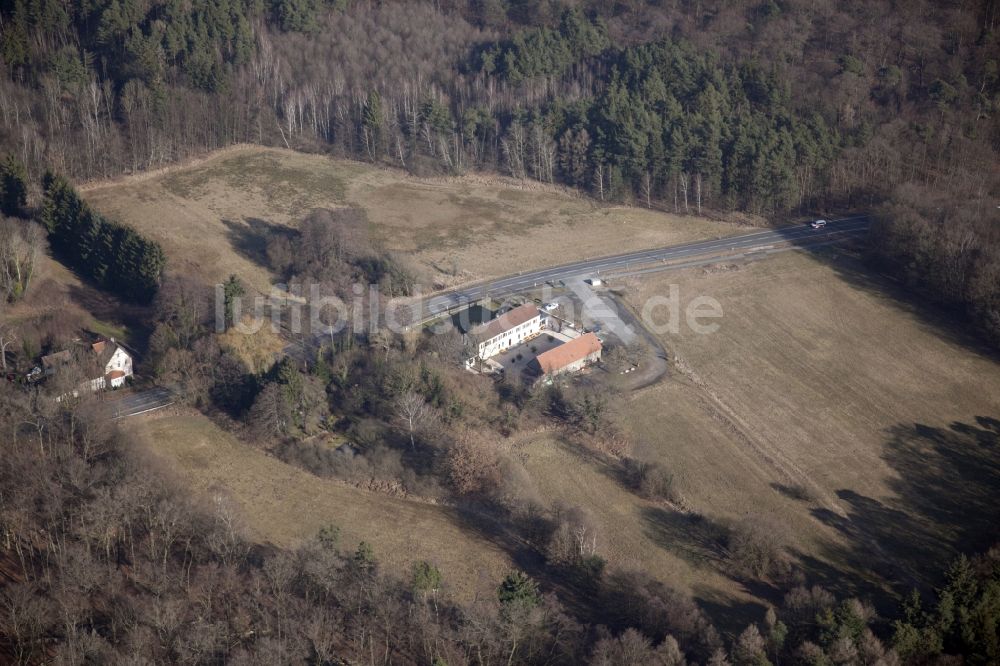 Luftaufnahme Heusenstamm - Gebäude der Freiluft- Gaststätte Wildhof im Ortsteil Rembrücken in Heusenstamm im Bundesland Hessen