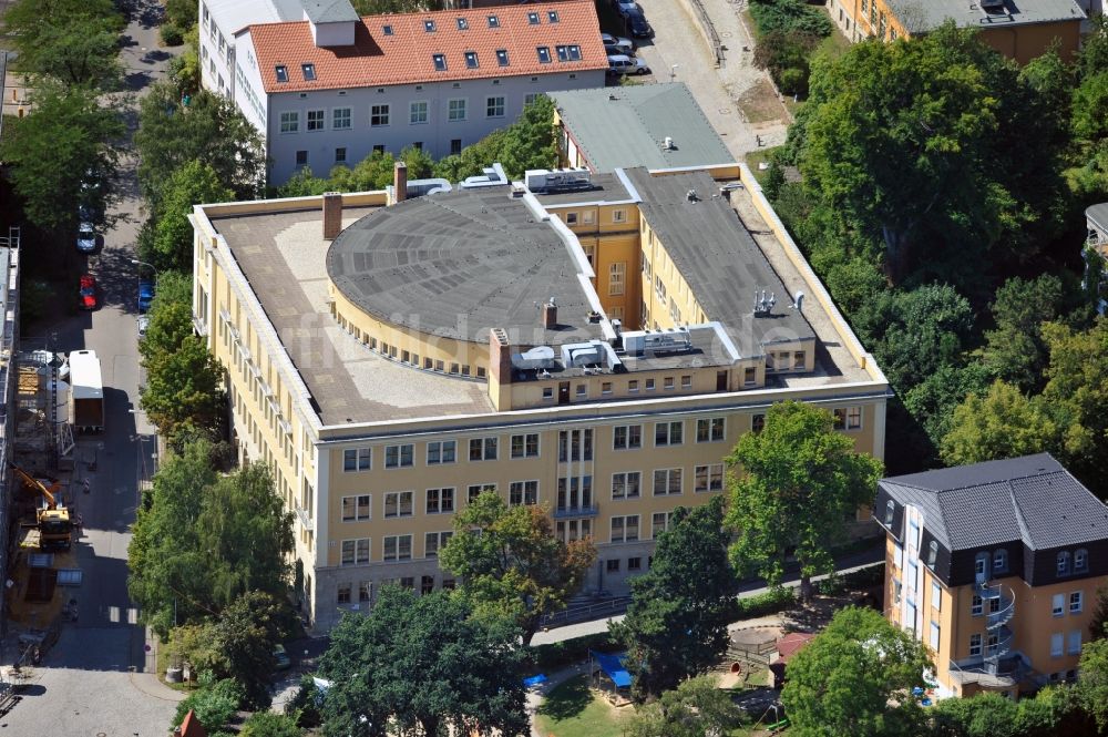 Jena von oben - Gebäude der Friedrich-Schiller-Universität in Jena im Bundesland Thüringen