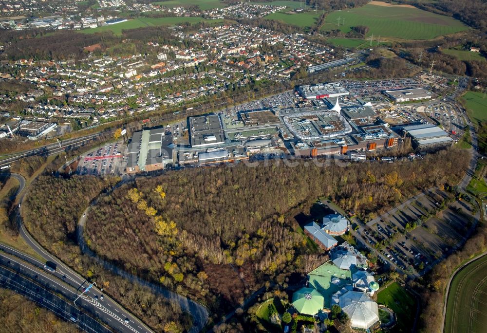 Luftaufnahme Bochum - Gebäude und Gelände des Einkaufszentrum Ruhrpark im Osten von Bochum im Bundesland Nordrhein-Westfalen