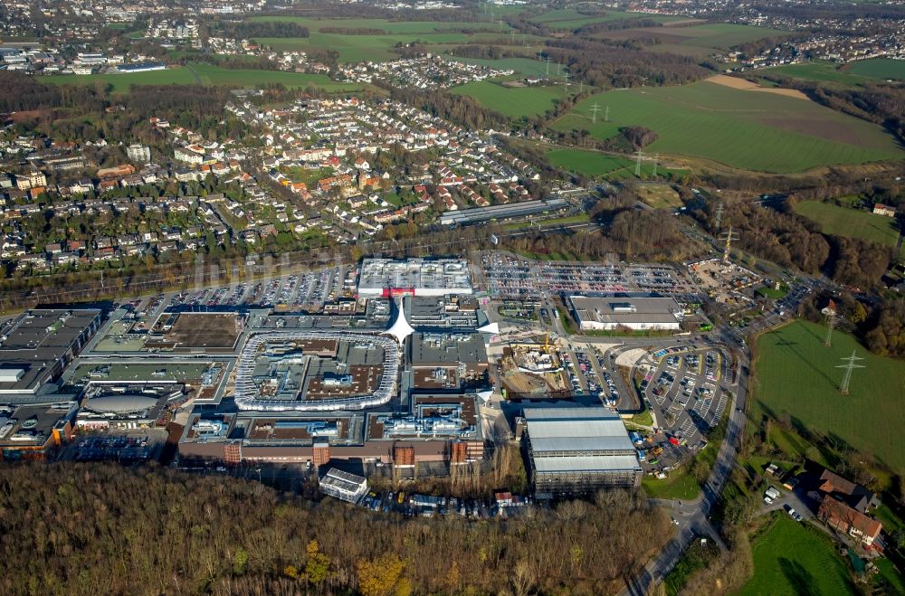 Bochum von oben - Gebäude und Gelände des Einkaufszentrum Ruhrpark im Osten von Bochum im Bundesland Nordrhein-Westfalen