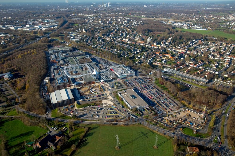 Luftbild Bochum - Gebäude und Gelände des Einkaufszentrum Ruhrpark im Osten von Bochum im Bundesland Nordrhein-Westfalen