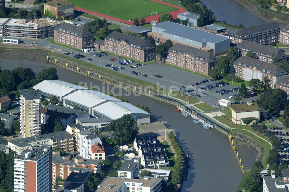 Luftaufnahme Bremerhaven - Gebäude und Gelände der Marineoperationsschule in Bremerhaven im Bundesland Bremen