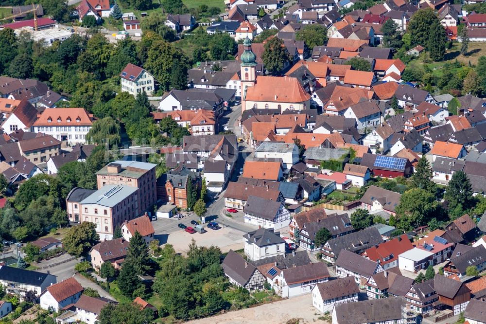 Willstätt von oben - Gebäude der Gemeindeverwaltung Willstätt in Willstätt im Bundesland Baden-Württemberg, Deutschland