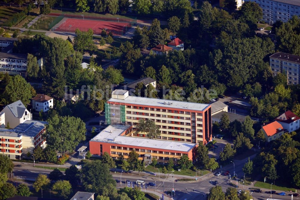 Luftaufnahme Teltow - Gebäude des Gesundheitszentrum Teltow in der Potsdamer Straße in Teltow in Brandenburg