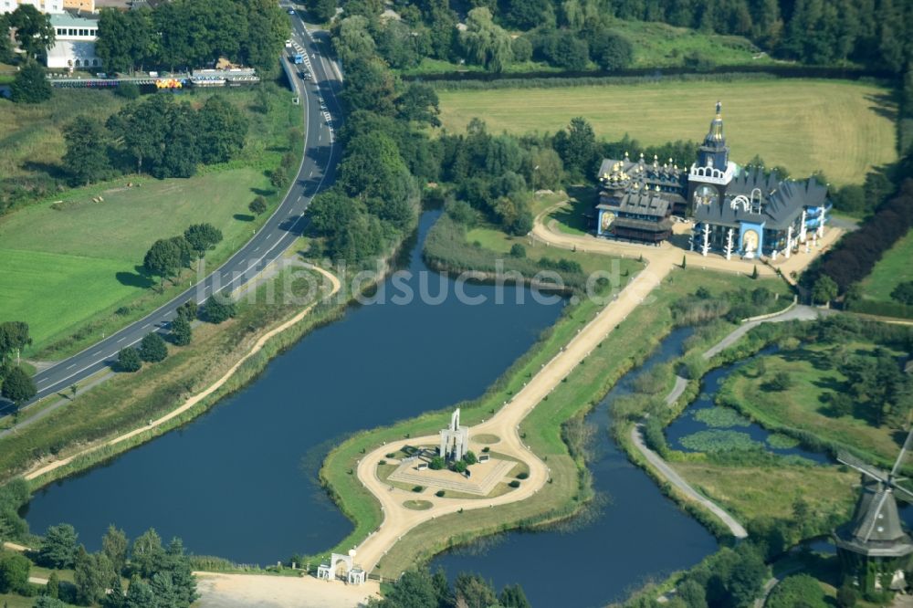 Luftaufnahme Gifhorn - Gebäude Glocken-Palast mit dem Kulturinstitut Die Brücke und Internationales Mühlenmuseum Gifhorn in Gifhorn im Bundesland Niedersachsen