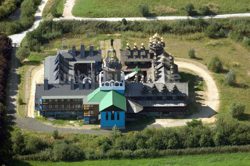 Gifhorn von oben - Gebäude Glocken-Palast mit dem Kulturinstitut Die Brücke und Internationales Mühlenmuseum Gifhorn in Gifhorn im Bundesland Niedersachsen