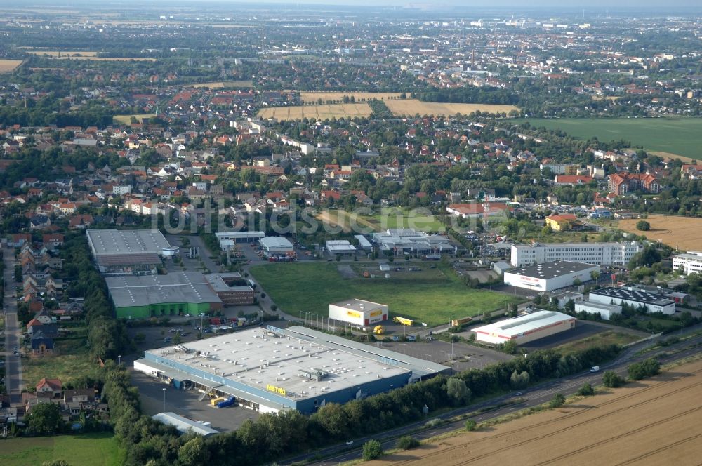 Luftaufnahme Magdeburg - Gebäude des Großhandelszentrum METRO im Ortsteil Ottersleben in Magdeburg im Bundesland Sachsen-Anhalt, Deutschland