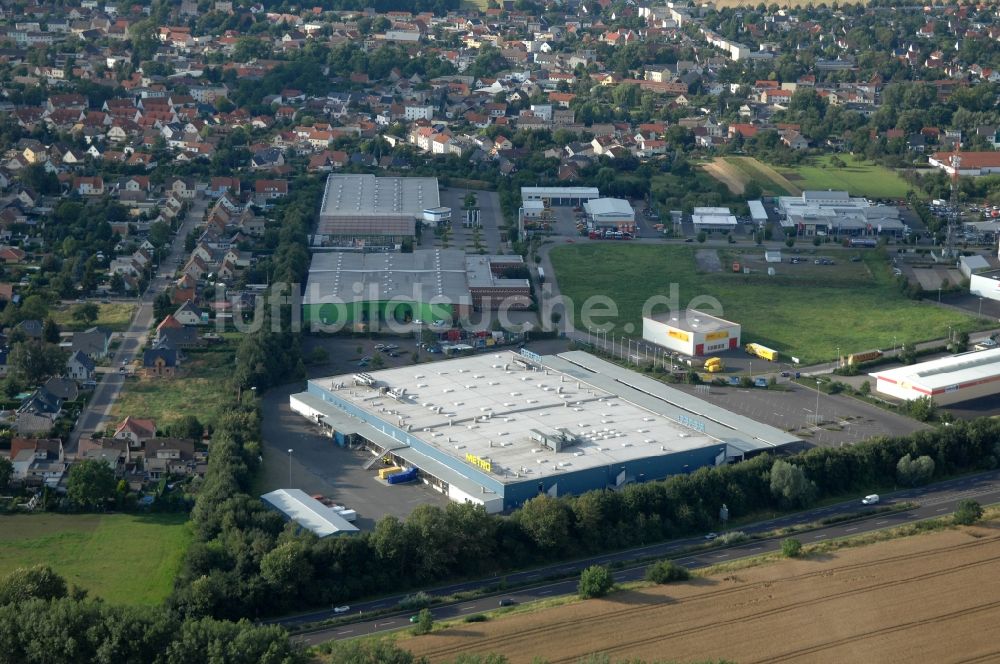 Magdeburg von oben - Gebäude des Großhandelszentrum METRO im Ortsteil Ottersleben in Magdeburg im Bundesland Sachsen-Anhalt, Deutschland