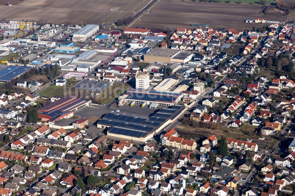 Maxdorf aus der Vogelperspektive: Gebäude des Großhandelszentrum Willi Sinn Früchtegroßhandel GmbH in Maxdorf im Bundesland Rheinland-Pfalz, Deutschland