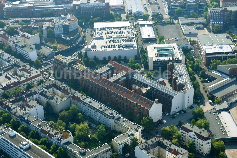 Berlin von oben - Gebäude des GSG-Gewerbehof Helmholtzstraße in Berlin, Deutschland