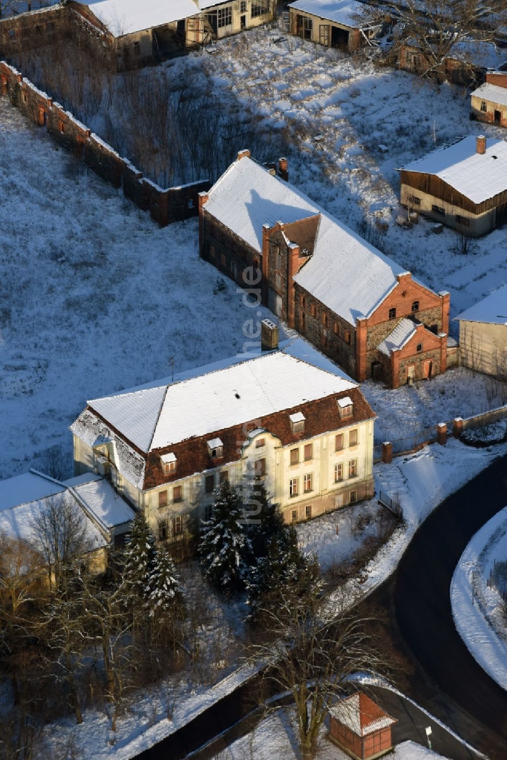 Stresow aus der Vogelperspektive: Gebäude des Gutshauses und Herrenhauses in Stresow im Bundesland Sachsen-Anhalt