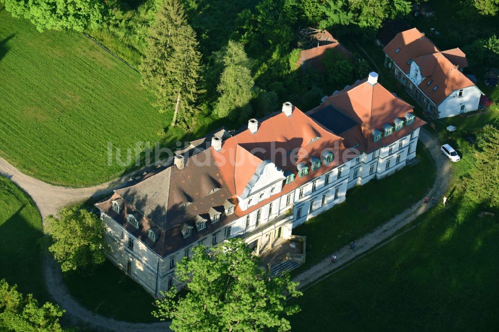 Luftaufnahme Vollrathsruhe - Gebäude des Gutshauses und Herrenhauses in Vollrathsruhe im Bundesland Mecklenburg-Vorpommern, Deutschland