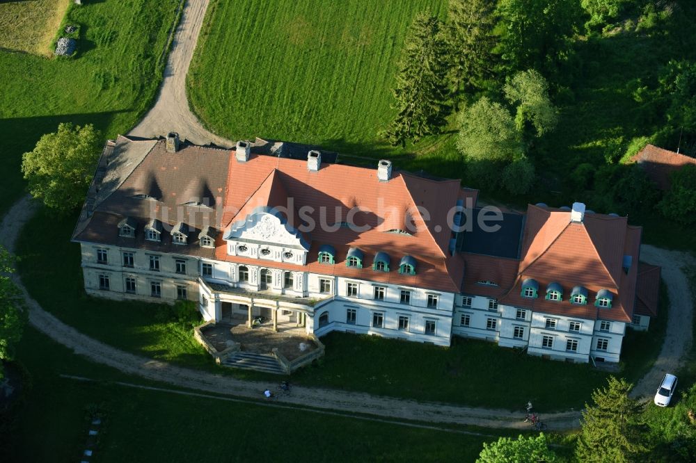 Vollrathsruhe von oben - Gebäude des Gutshauses und Herrenhauses in Vollrathsruhe im Bundesland Mecklenburg-Vorpommern, Deutschland