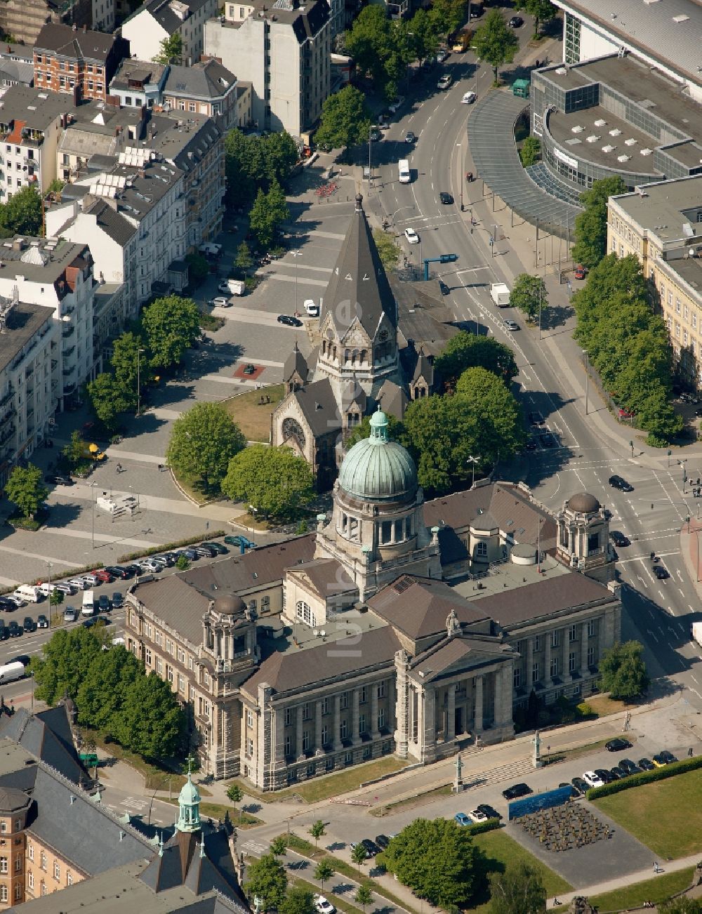 Luftbild Hamburg - Gebäude des Hanseatischen Oberlandesgerichts in Hamburg