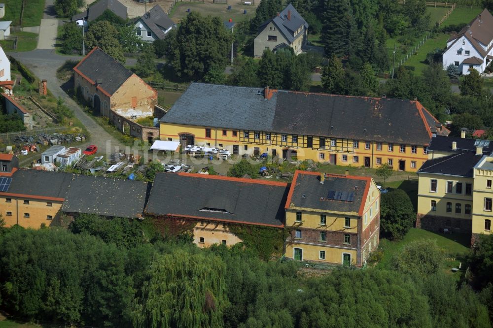 Luftbild Altenhain - Gebäude und Hof des Schloß Schloss Altenhain in Altenhain im Bundesland Sachsen