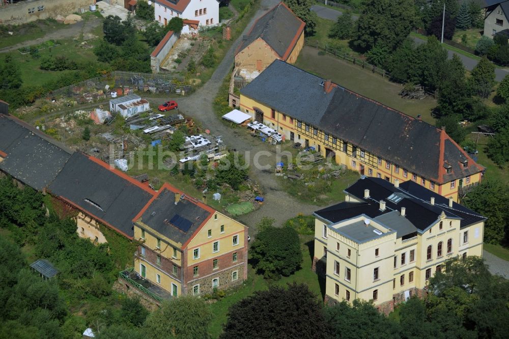 Altenhain aus der Vogelperspektive: Gebäude und Hof des Schloß Schloss Altenhain in Altenhain im Bundesland Sachsen