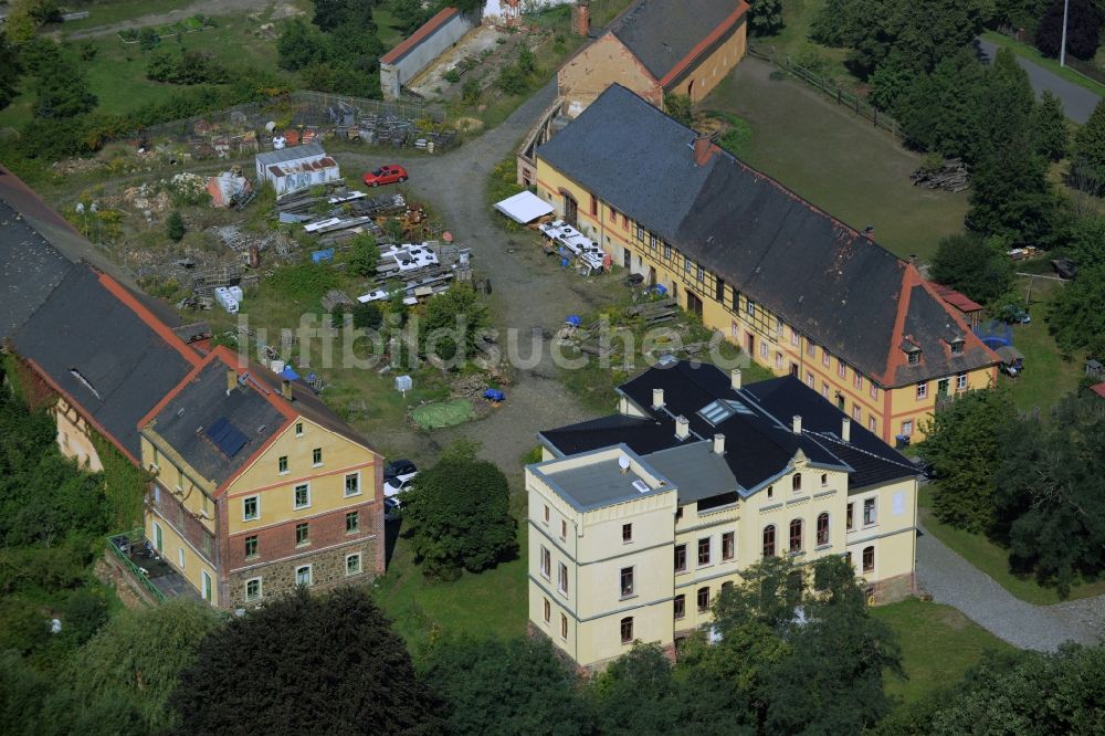 Altenhain von oben - Gebäude und Hof des Schloß Schloss Altenhain in Altenhain im Bundesland Sachsen