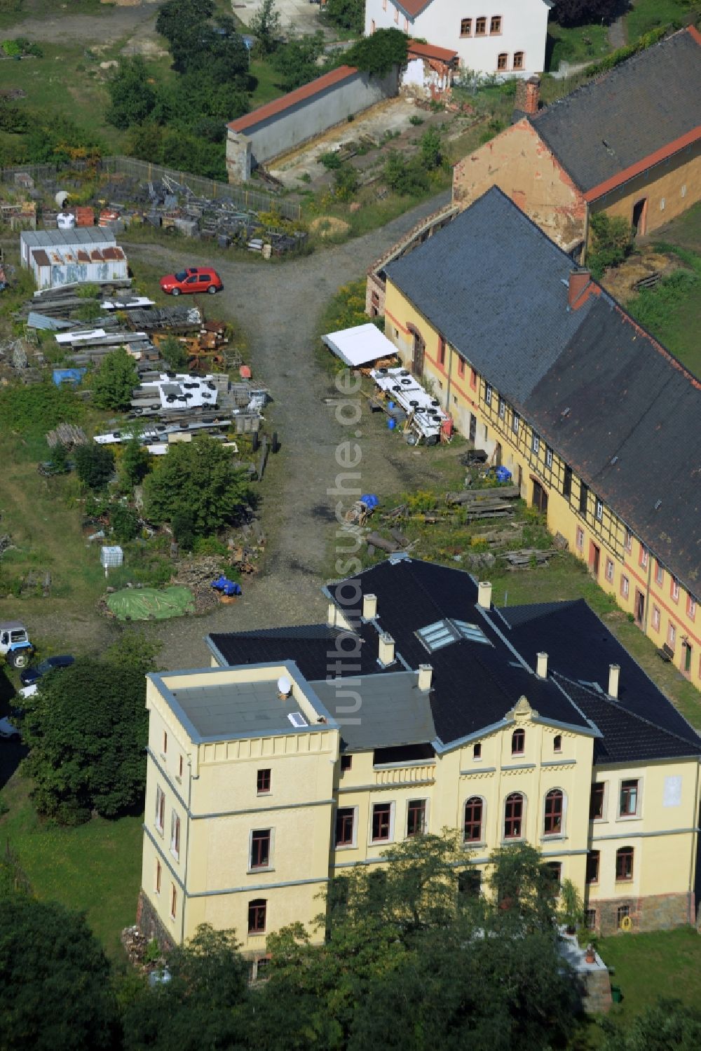 Altenhain aus der Vogelperspektive: Gebäude und Hof des Schloß Schloss Altenhain in Altenhain im Bundesland Sachsen