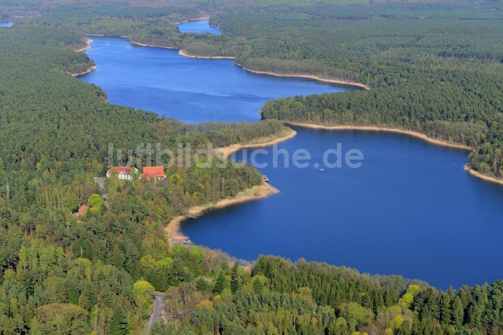 Luftbild Groß Dölln - Gebäude des Hotel Döllnsee-Schorfheide am Ufer des Großdöllner See in Groß Dölln einem Ortsteil von Templin im Bundesland Brandenburg