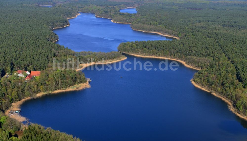 Groß Dölln von oben - Gebäude des Hotel Döllnsee-Schorfheide am Ufer des Großdöllner See in Groß Dölln einem Ortsteil von Templin im Bundesland Brandenburg