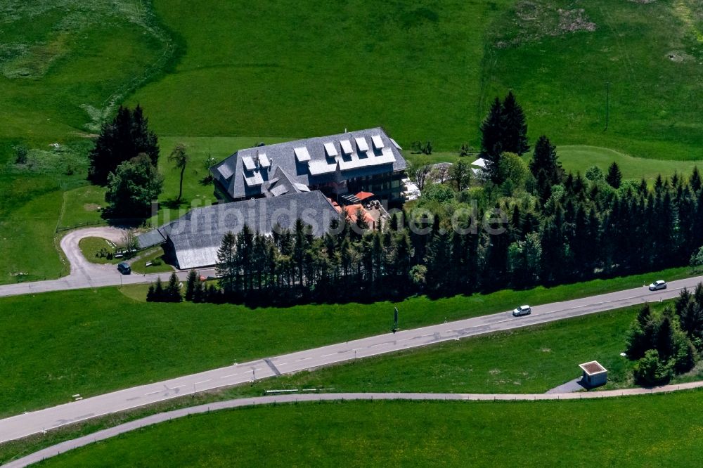 Oberried von oben - Gebäude der Hotelanlage Halde in Oberried im Bundesland Baden-Württemberg, Deutschland