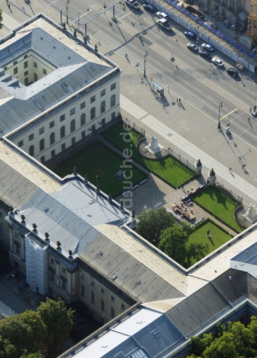 Luftbild Berlin - Gebäude der Humboldt-Universität Unter den Linden in Berlin Mitte