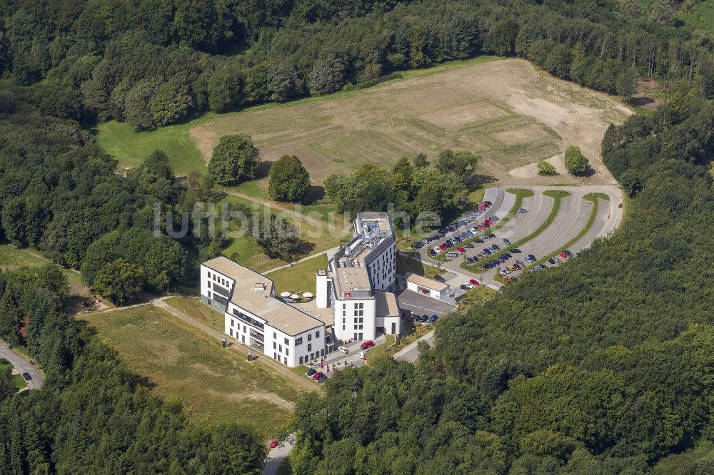 Sprockhoevel aus der Vogelperspektive: Gebäude des IGM Bildungszentrum Sprockhoevel der Gewerkschaft IG Metall bei Sprockhoevel in Nordrhein-Westfalen NRW