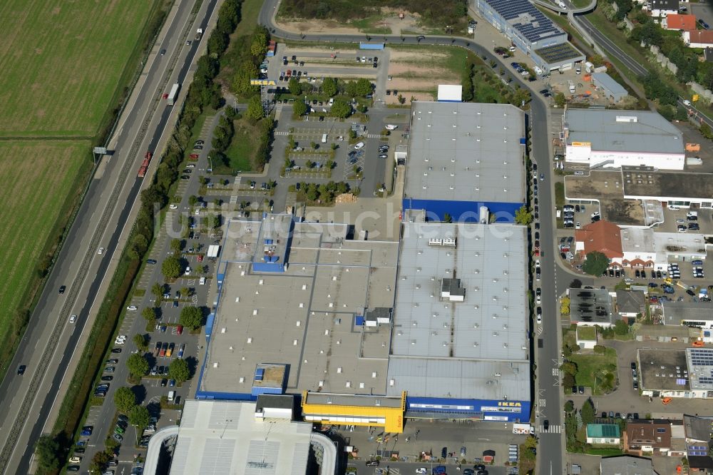 Walldorf von oben - Gebäude des IKEA Einrichtungshaus in Walldorf im Bundesland Baden-Württemberg