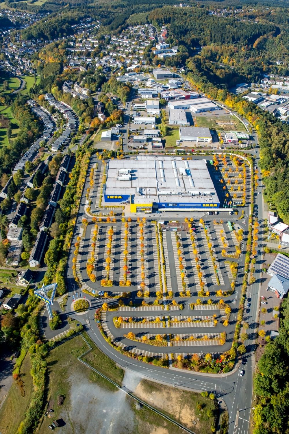 Siegen von oben - Gebäude des IKEA -Möbelhaus in Siegen im Bundesland Nordrhein-Westfalen