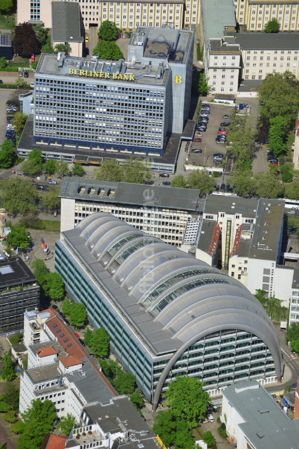 Berlin von oben - Gebäude der Industrie- und Handelskammer IHK an der Fasanenstraße in Berlin